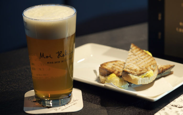 I’m sure to be here more often in future – doing less photographing – and letting more coasters wander into my pockets. With more than 8&nbsp;€ for a beer I guess that’s justified – just as the 5-star rating Moi Helsinki got by its visitors.