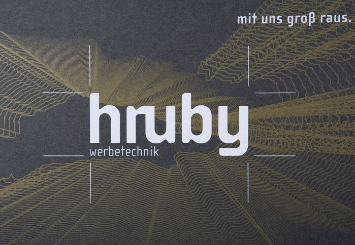 The all-lowercase logotype exhibits heavily customized letterforms — bolder than Cholla Sans Bold, with shorter ascenders, rounder counters, and sharply cut stems towards the baseline. Cholla’s remarkably wide arm of ‘r’ was blended into an ‘ru’ ligature. Most notably, the diagonals in ‘y’ were replaced by a ‘u’ shape (with horizontal tail), probably to mirror the initial ‘h’ and to make the word mark more compact.