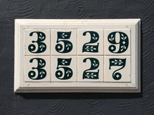 3527–3529 Scott St house numbers