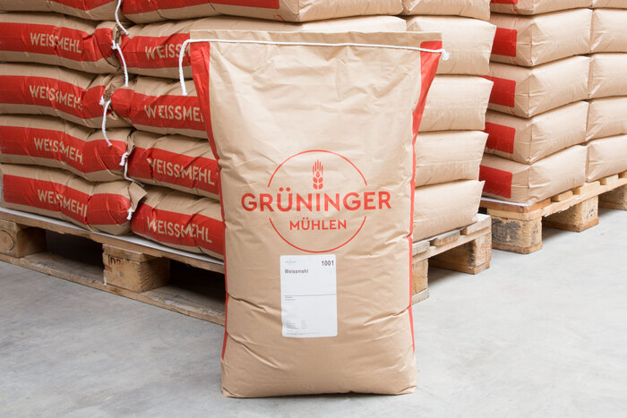 The greatest implementation of Cera Pro in this case are the flour bags: Being quite plain designed they are part of the everyday business of the traditional miller delivering tons of flour to local bakeries.