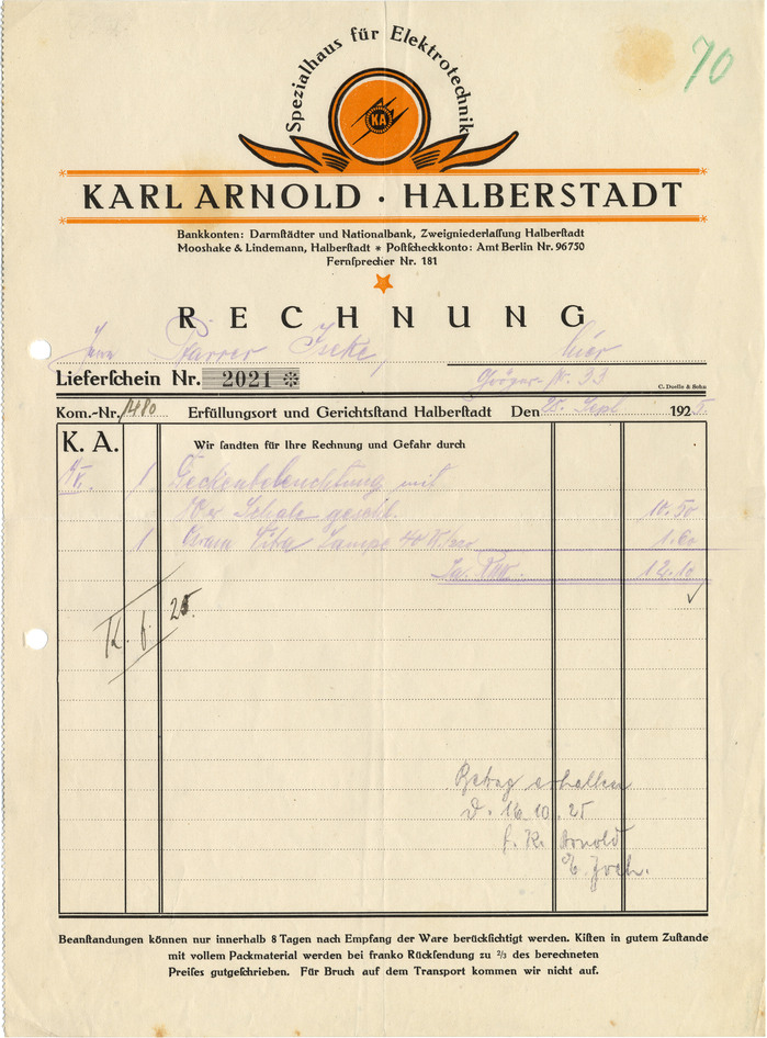The invoice from 1925 arguably is the most modern one. Its typography is limited to a single typeface, Behrens-Antiqua (1907) by Peter Behrens. Color is used more selectively. The frame and the list of services and products were dropped in favor of ample whitespace.