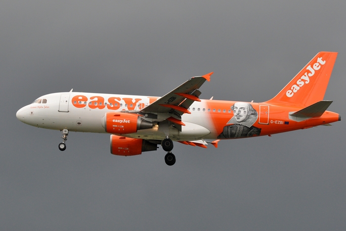 The Romeo Alpha Juliet (A319-111) celebrates the 450th anniversary of William Shakespeare’s birth in 2014.