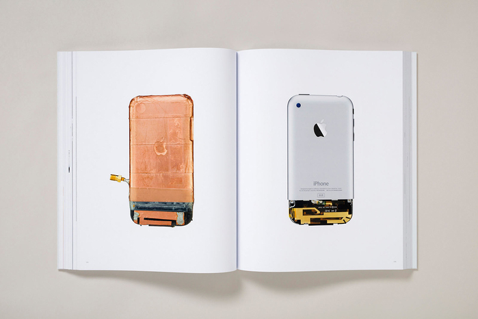 Designed by Apple in california 書籍（小） Designed by Apple in California - The Book (Full Walkthrough