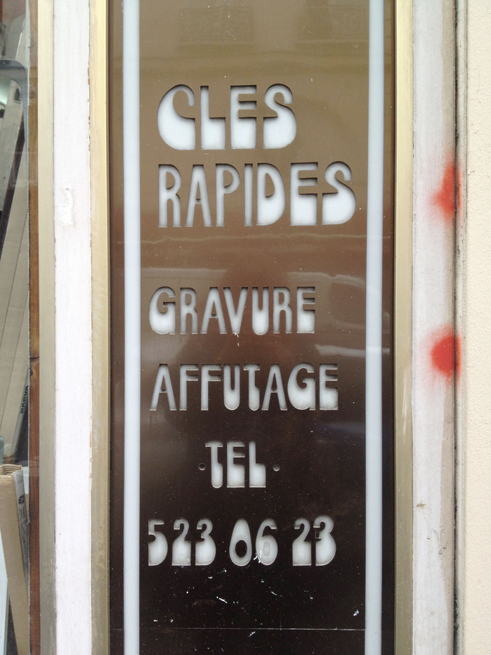 “Serrurerie” – shop sign in Paris 3