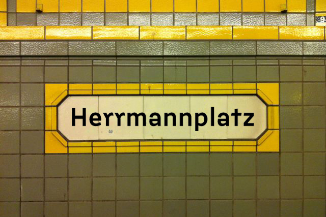 Berlin U-Bahn signs (fictional) 2