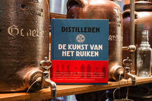 <cite>Distilleren – De kunst van het ruiken</cite>