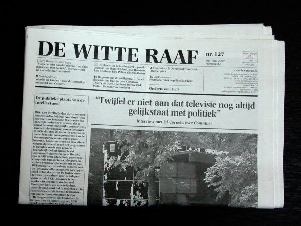 Nr. 127, May&ndash;June 2007 was the first issue to feature the adjusted design, with the nameplate in all caps. Main headlines are set centered above the cover image.
