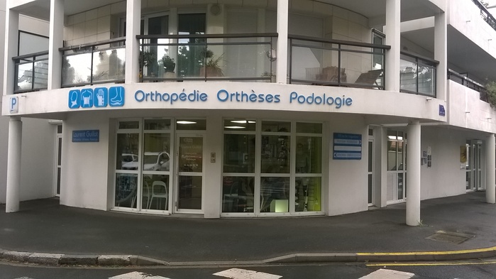 Blue ITC Bauhaus (1975) for orthopedy, orthoses, podiatry.