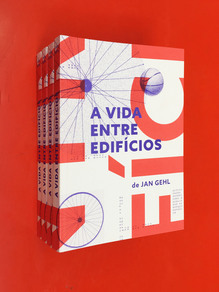 <cite>A vida Entre Edifícios</cite> by Jan Gehl