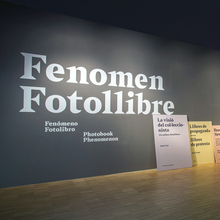 <cite>Fenomen Fotollibre</cite> exhibition
