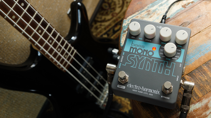 EHX Mono Synth effect pedal 3