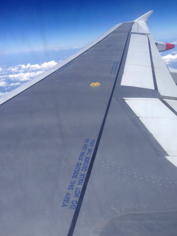 BA Airbus A320 wing lettering 1