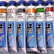 Gato Preto paints