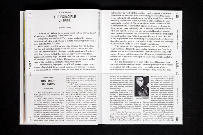 The serif used for the texts on this spread is Bagnard.