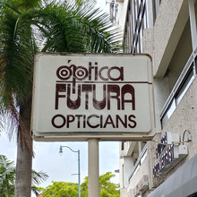 Óptica Futura Opticians