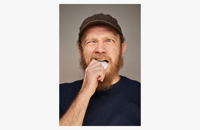 Also, in keeping with Anders Frederik Steen’s stubbornly uncompromising attitude, the labels are edible. Not a trace of additives anywhere, in the wine or on the label.