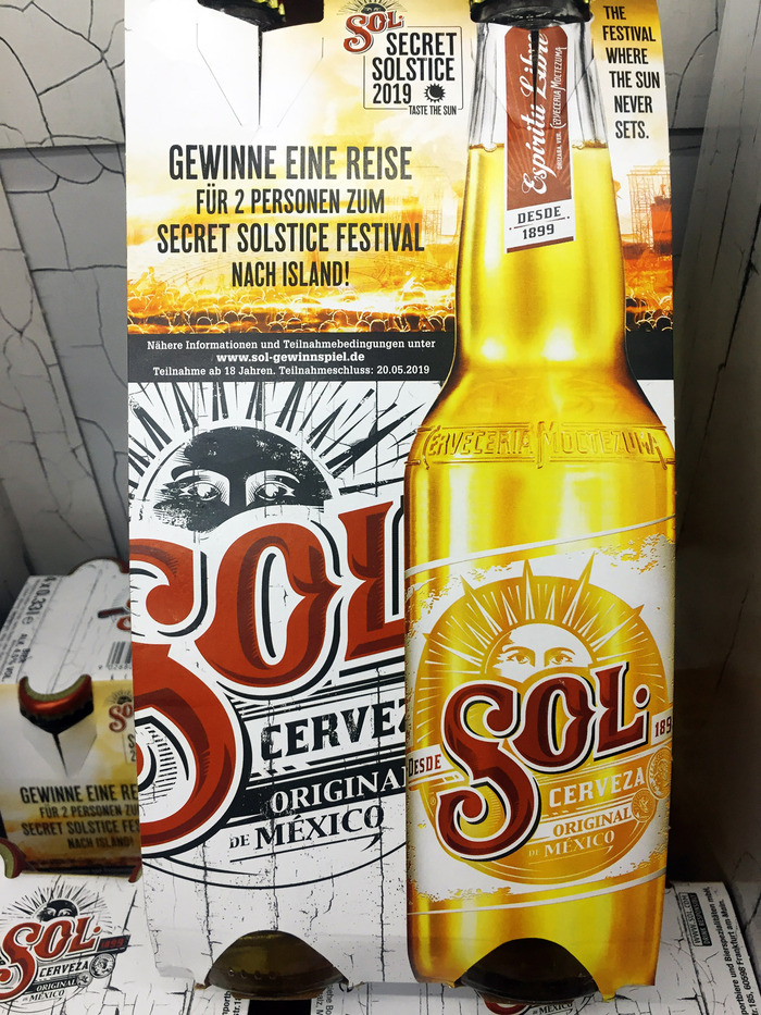 Wood Bonnet is used to announce a competition on the packaging of Sol Cerveza. Spotted in a German supermarket.
