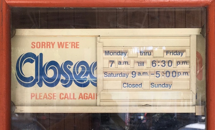 Closed/Open sign with slotted board 2