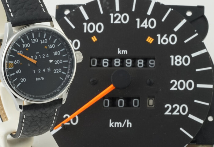 The iconic W124 speedometer design has been adopted for watches, too.