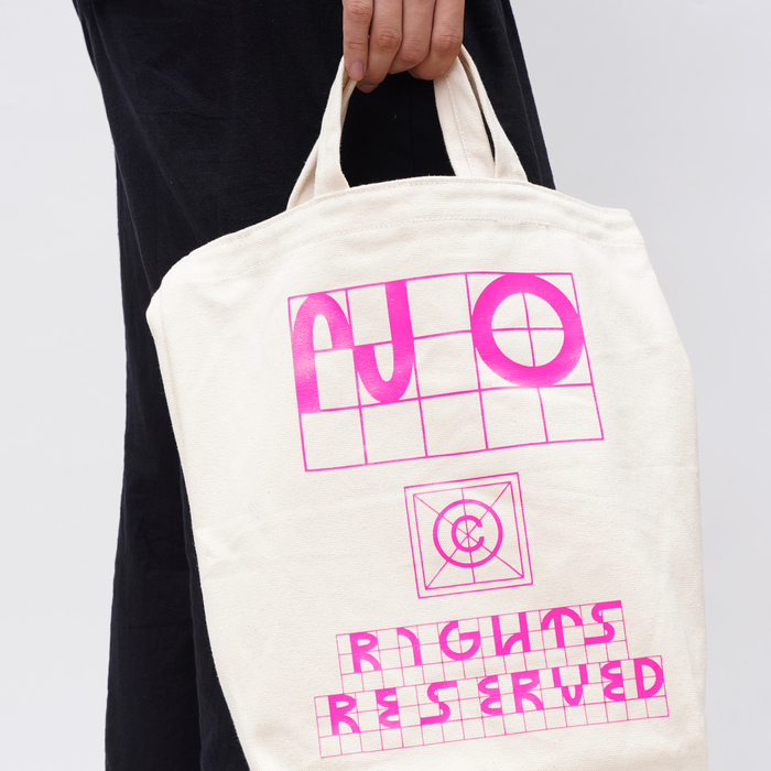 Tote bag