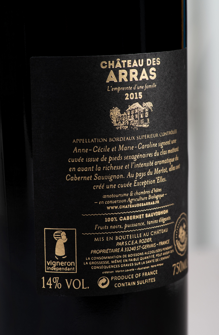 In addition to more Mrs Eaves Italic, the back label has information set in  and .