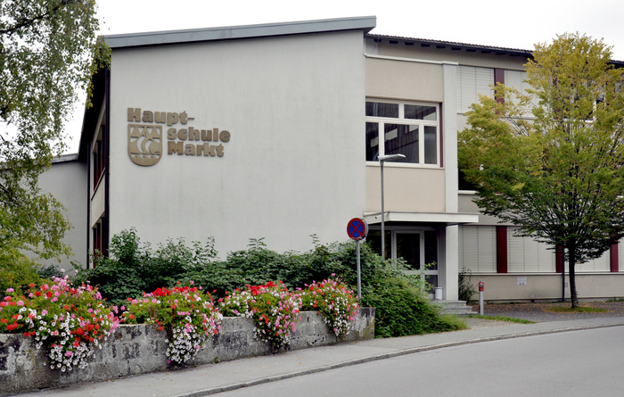 Hauptschule Markt, Hard 1